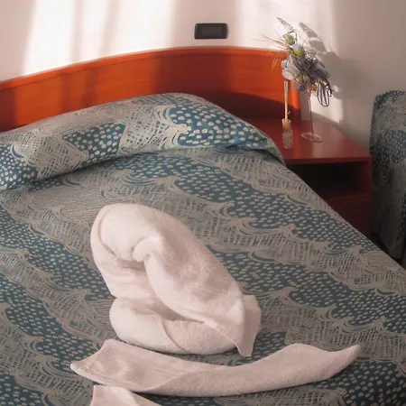Bed & Breakfast Food Royal Coast 3*